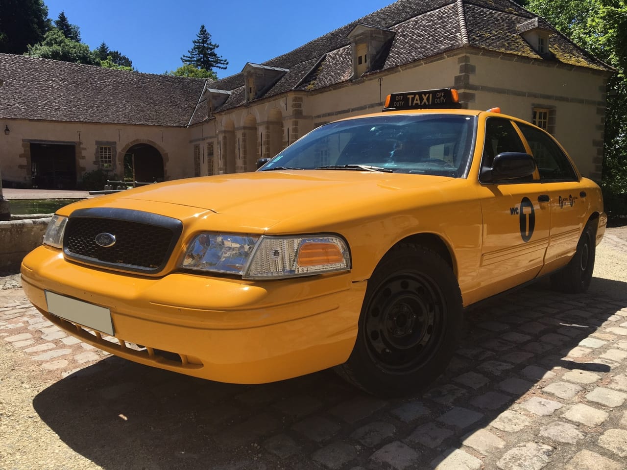 taxi new-yorkais yellow cab crown victoria